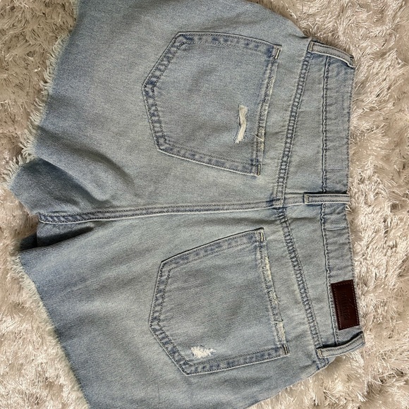 Hollister Mom Short - Picture 6 of 6